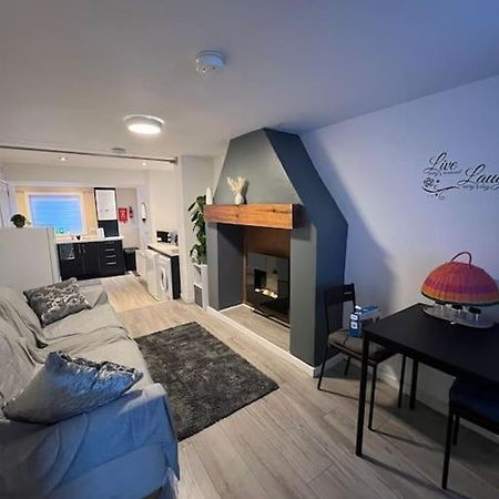 Haven - Beautiful 3 Bedroom House Ballynahinch エクステリア 写真